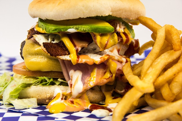 Colesterolo Alto: Alimenti da Evitare e Consigli per una Dieta Sana